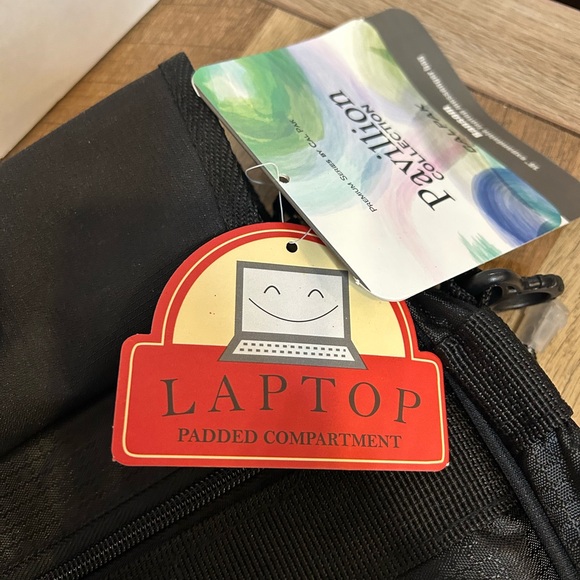 Pavilion Black Messenger Bag by Calpak 18” Laptop - Picture 8 of 10